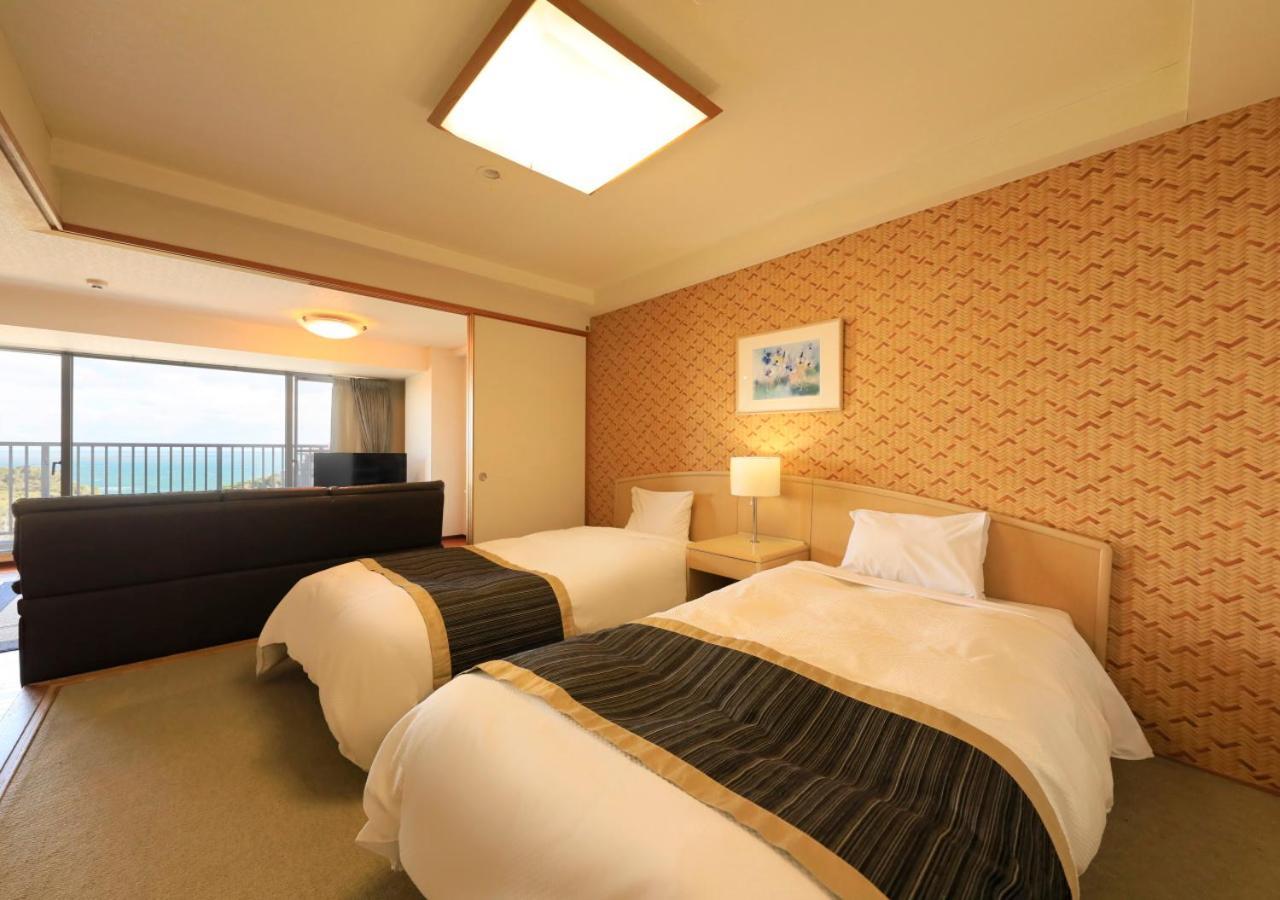 Katsuura Hilltop Hotel & Residence Esterno foto