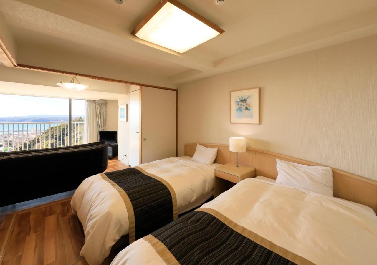 Katsuura Hilltop Hotel & Residence Esterno foto