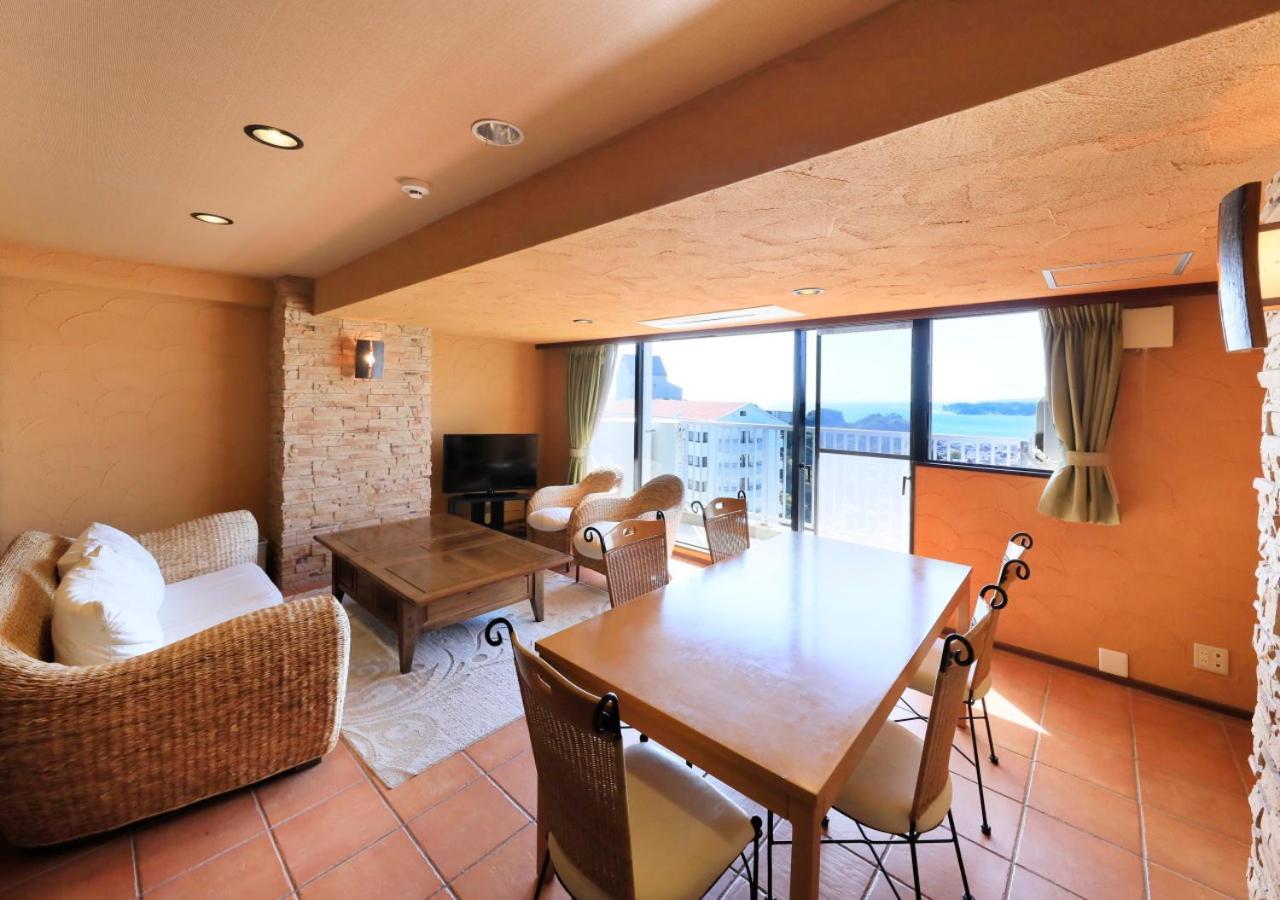 Katsuura Hilltop Hotel & Residence Esterno foto